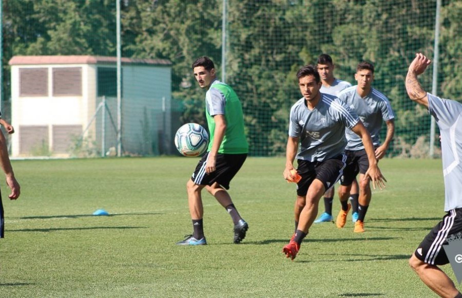 Plantilla del Cádiz en un entrenamiento