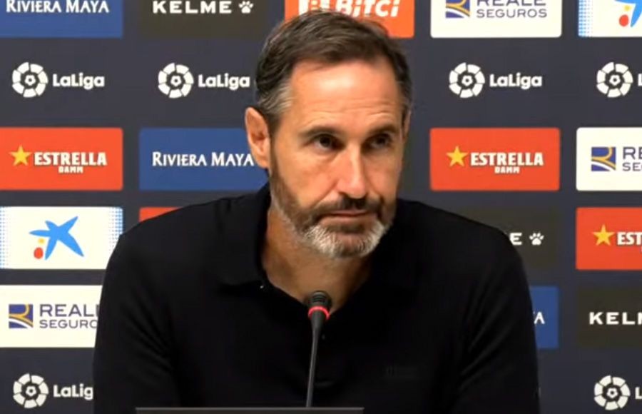 Vicente Moreno durante la rueda de prensa de esta mañana