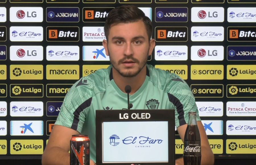 Víctor Chust en la rueda de prensa previa al Cádiz CF Mallorca