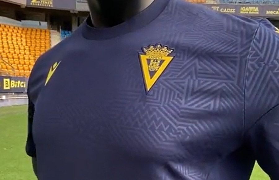 Camiseta de entrenamiento del Cádiz CF temporada 2022 2023