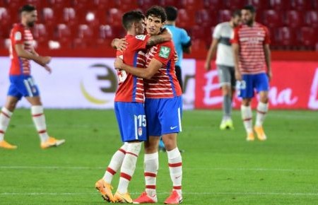 El Granada se enfrenta al Cádiz CF tras clasificarse en Europa