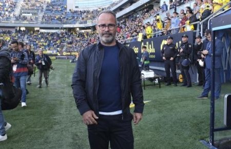Cervera nominado a mejor entrenador del mes