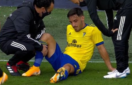 Iza: "La competencia de Akapo le viene bien al equipo"