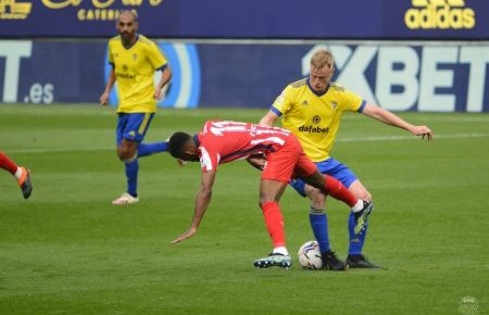 Jønsson se perdería el encuentro frente al Athletic