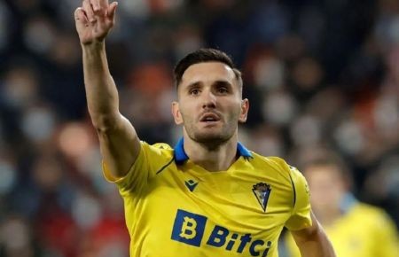 El Cádiz deja marchar a su máximo goleador