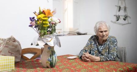 María podrá seguir viviendo en su casa gracias al Cádiz
