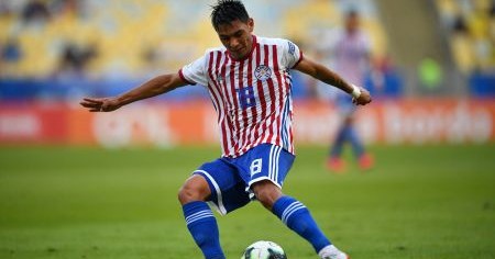 Arzamendia podría jugar en Argentina
